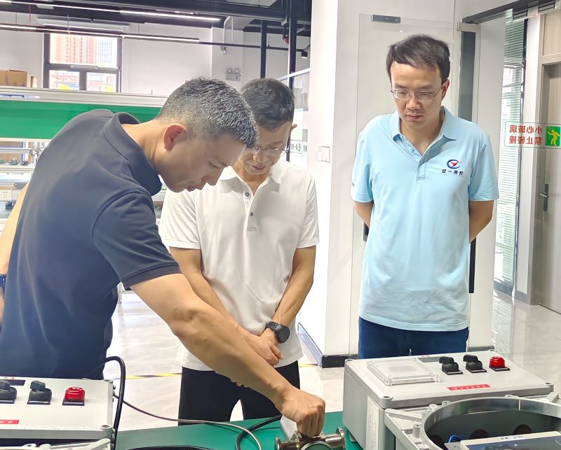 湖南省仪器仪表行业协会赴楚一测控参观交流